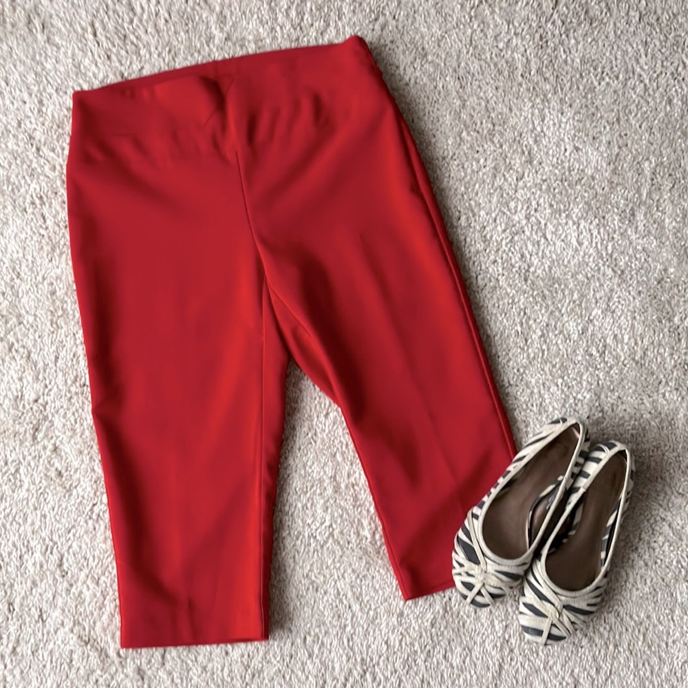 Lily Morgan | Red Capri Pants